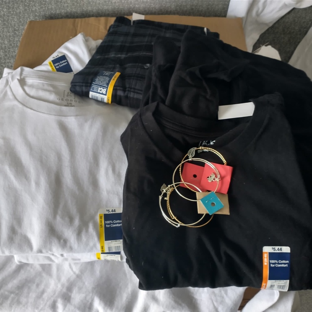 Walmart brand tshirts and jewelry bundle
